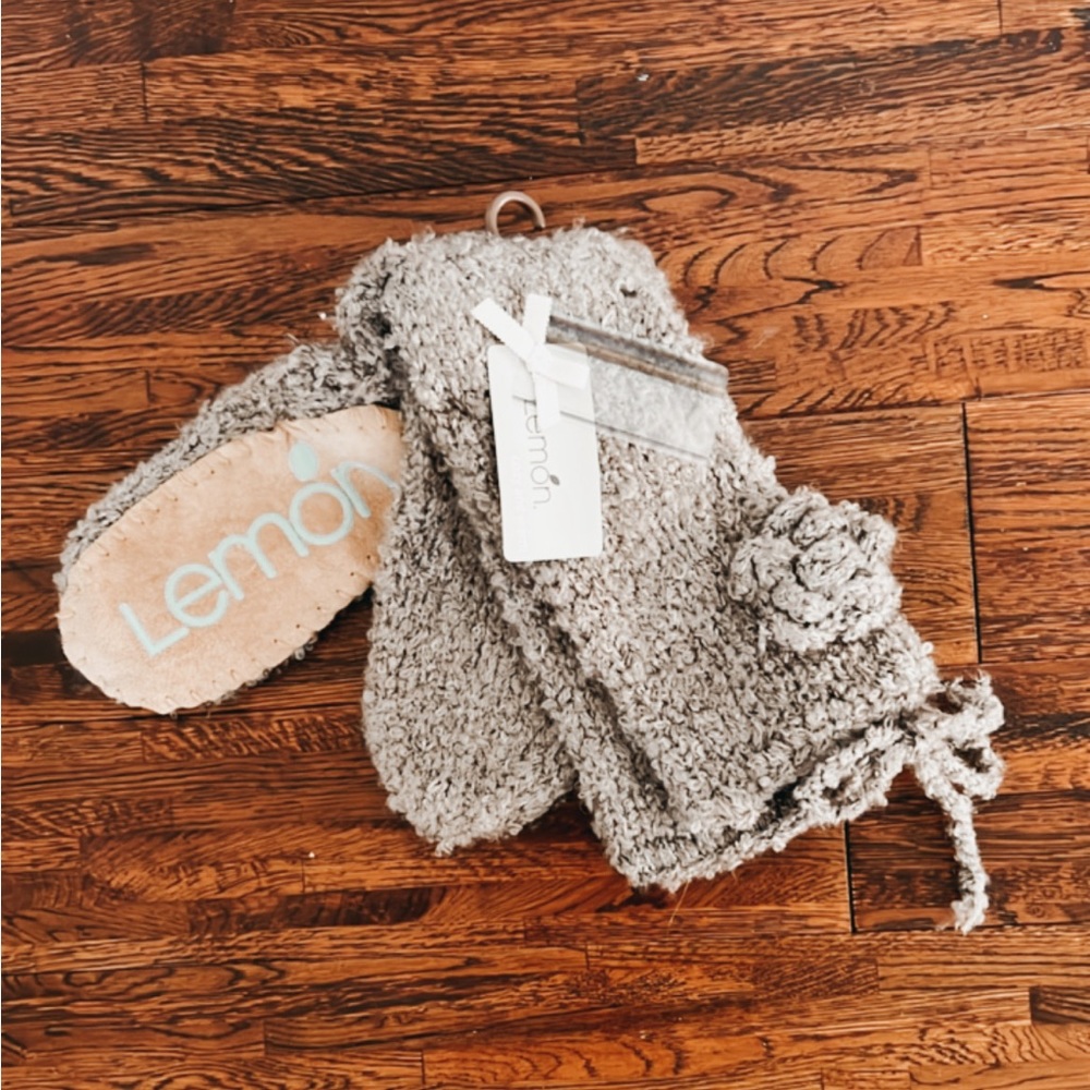 NWT Lemon Slippers in Cappuccino